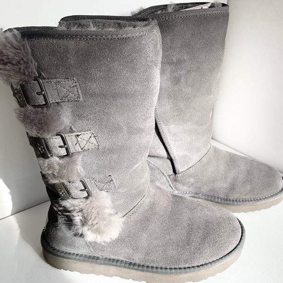 UGG Leather Boots - Picture 3 of 16